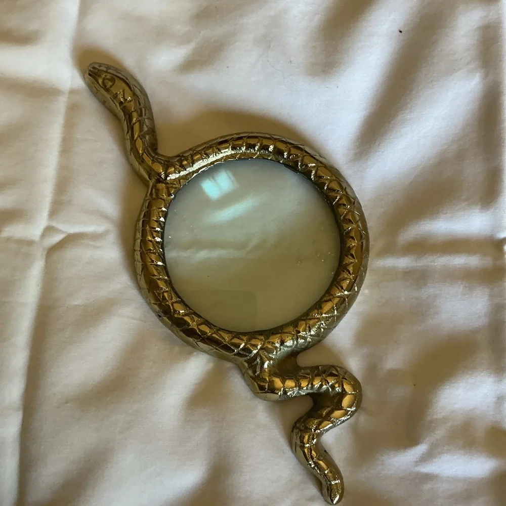 Snake-Shaped Magnifying Glass Metallic Gold - Picture 1 of 4